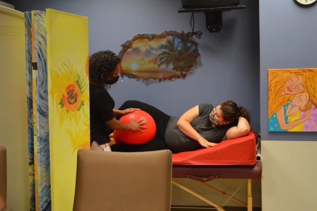 Expectant moms have group option for prenatal care