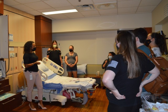 Expectant moms have group option for prenatal care