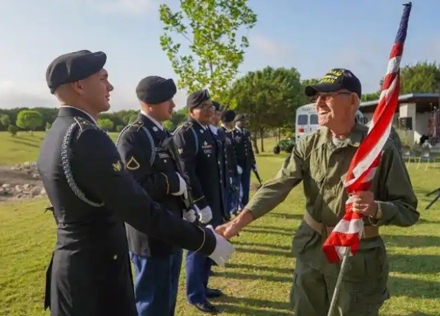 Norhtwest Arkansas Honor Fest recognizes soldiers, veterans