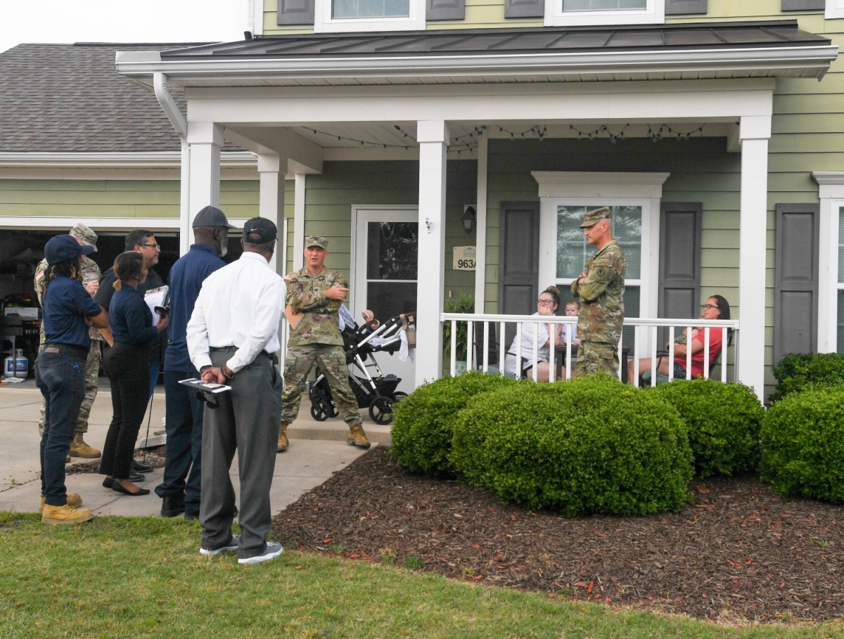 Fort Jackson meet residents door to door | Article | The United States Army