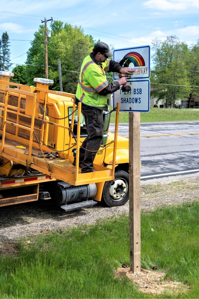 McCoy Soldiers participate in Wisconsin DOT’s ‘Adopt-A-Highway’ program
