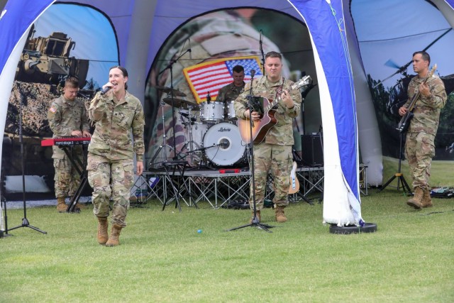 3rd Infantry Division Band Performs at Riverbend Festival