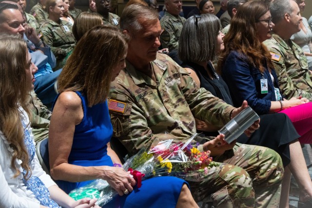 Deputy III Armored Corps commander bids farewell in ceremony