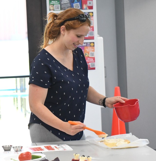 Fort Drum New Parent Support Group helps community members prepare healthy snacks for summer
