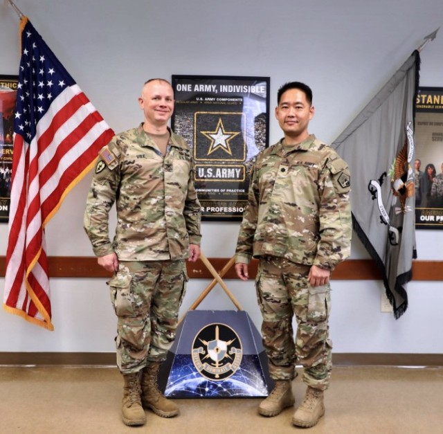 First direct-commissioned lieutenant colonel joins Army Cyber Corps