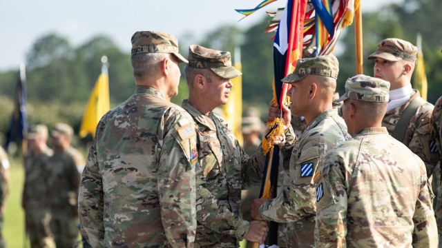 US Army&#39;s most modern brigade changes command