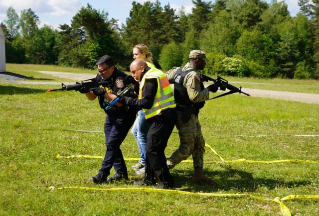 Joint training event strengthens partnership between German, American police