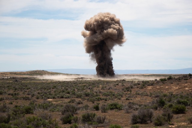 Iowa Soldiers support Western Strike, display demo skills