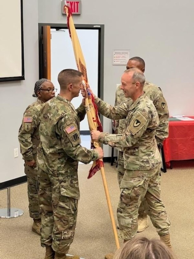 904th CBN Soldiers welcome new commander 