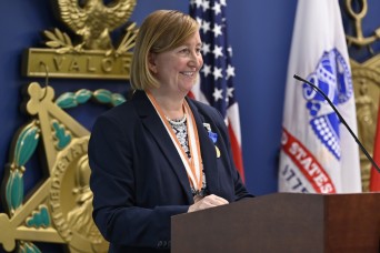 Army G-6 Recognizes Retiring Cyber Director's Dedication, Service