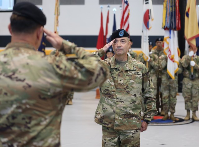 19th ESC welcomes BG Crist as commander