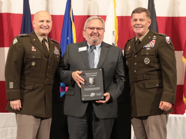 Good Neighbor Award Honors Chamber&#39;s Mike Ward