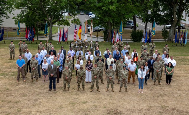 405th AFSB ceremony marks change in leadership for ASC support to Europe, Africa