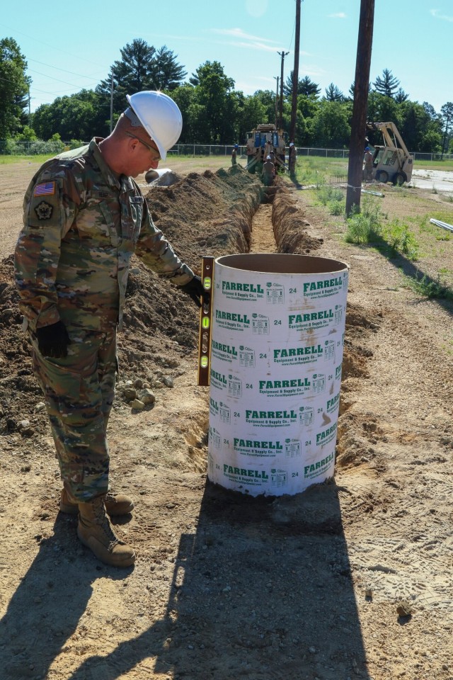 Army Reserve’s 601st Engineer Detachment leads Fort McCoy troop project to install light poles