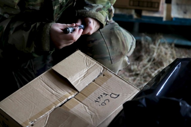 Field Feeding Teams Fuel Red Arrow Soldiers