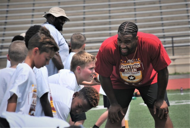 NFL Football star spends time with kids at Fort Lee ProCamp