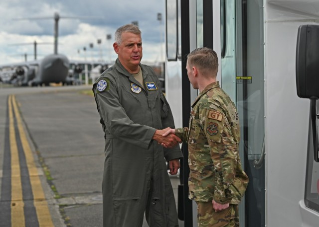 AMC leadership sees firsthand America’s Airlift Wing capes