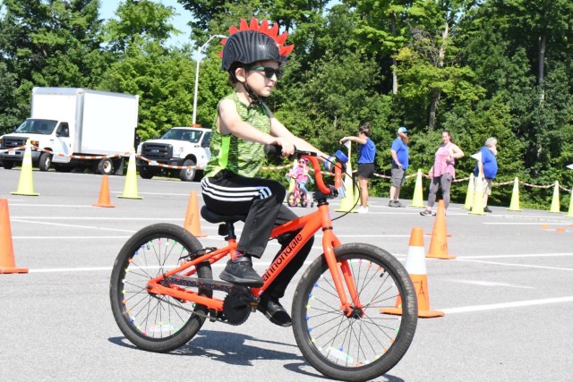 Fort Drum FMWR Bike Rodeo promotes safe riding for children