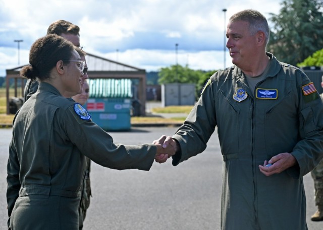 AMC leadership sees firsthand America’s Airlift Wing capes