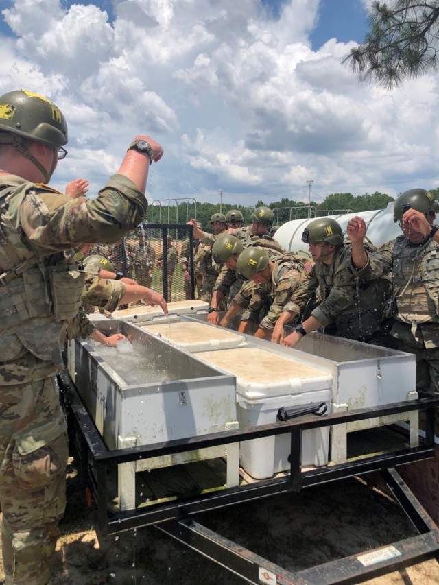 Soldiers train to beat the heat 
