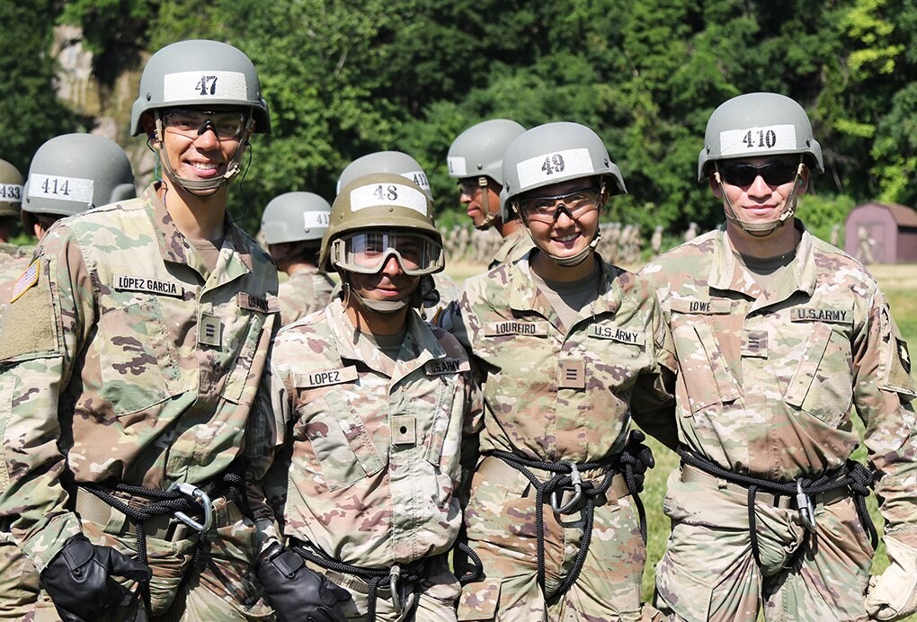 Future Leaders Develop Skill Set During Air Assault School Article The United States Army