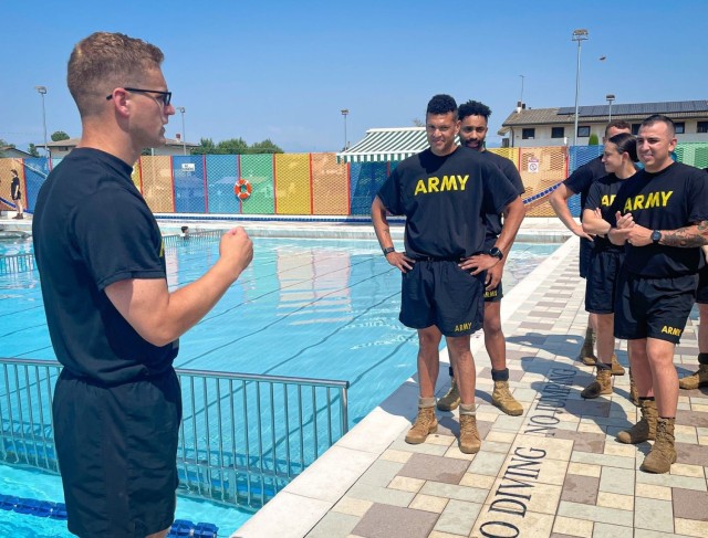Garrison Provides Pool for Airborne Water Training