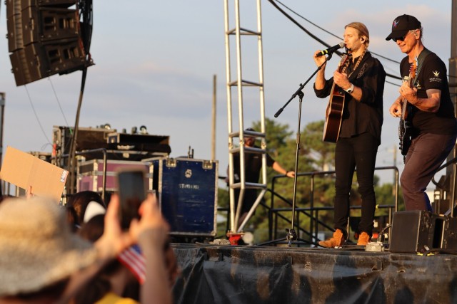 Fort Campbell celebrates Independence Day with concert, fireworks