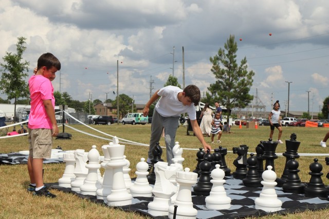 Fort Campbell celebrates Independence Day with concert, fireworks