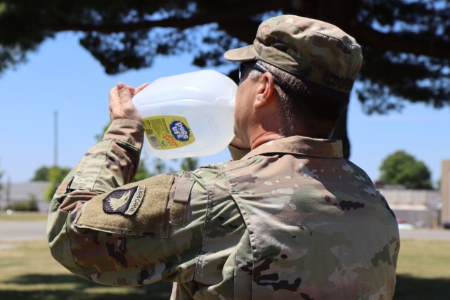 Fort Campbell health care professionals urge Soldiers, Families, hydrate in heat