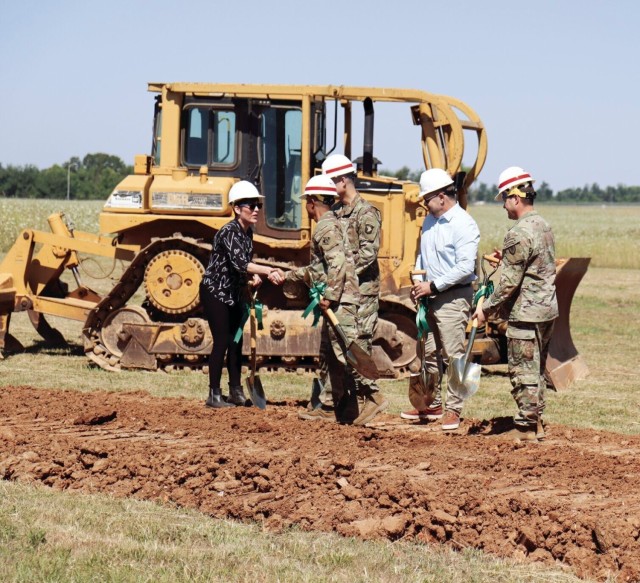 Fort Campbell garrison commander breaks ground on new vehicle maintenance facility