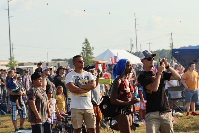 Fort Campbell celebrates Independence Day with concert, fireworks