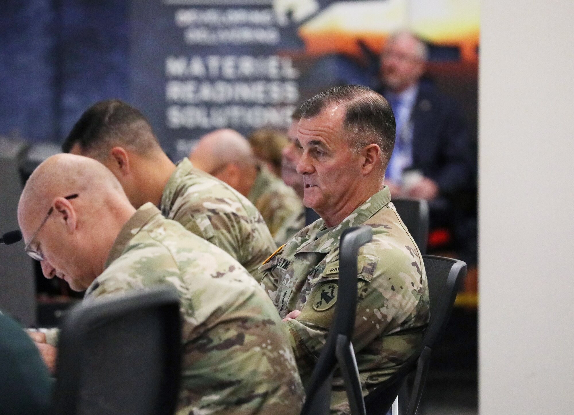 Amc Briefs Pacific Leader On Efforts To Set The Theater Article The United States Army