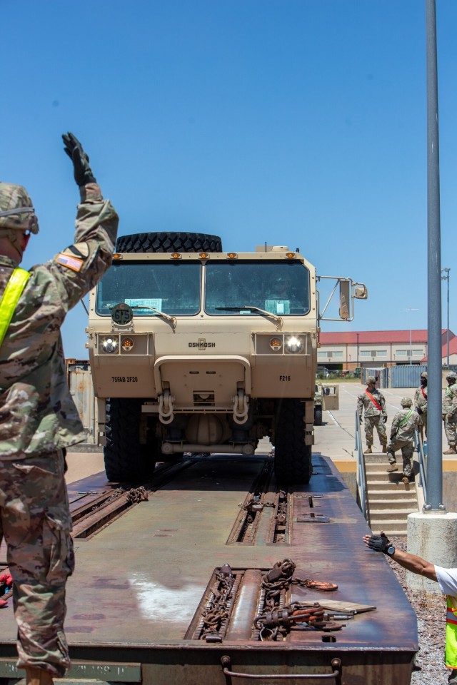 Fort Sill unit on track with rail training