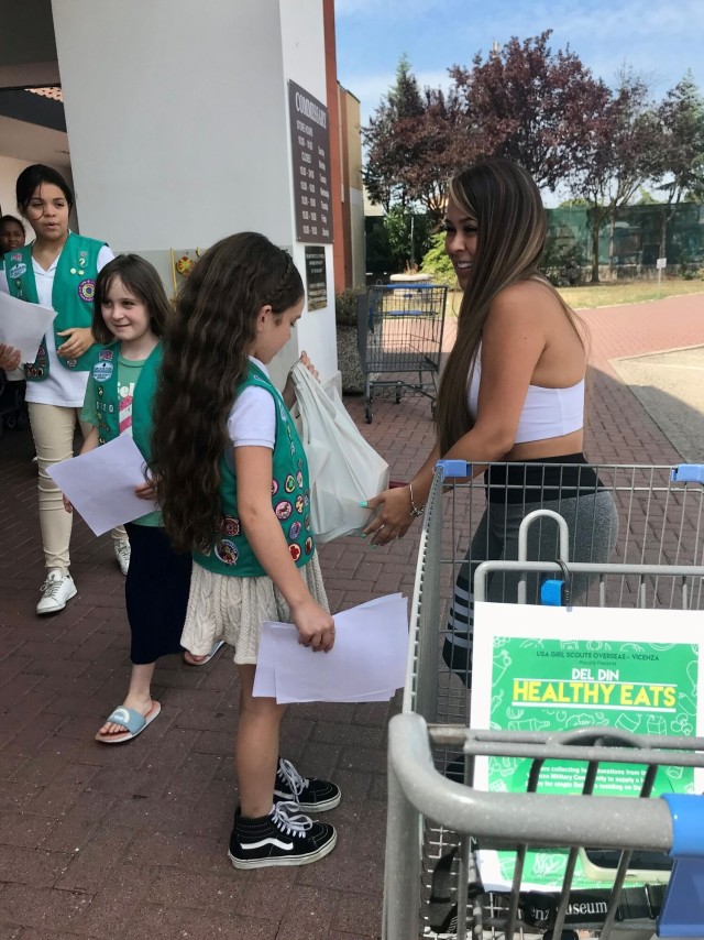 Girl Scouts offer healthy eats to Del Din Soldiers