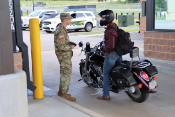 Photo Essay: New Fort McCoy Garrison commander greets community members at gate