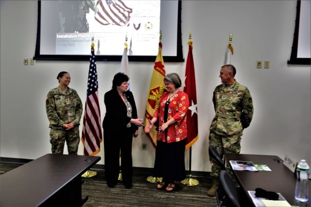 IMCOM-Readiness Director recognizes Fort McCoy personnel