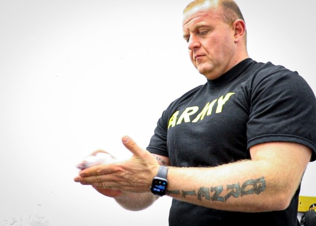 LRMC Soldier finds purpose in powerlifting