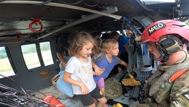 Kentucky Army National Guard&#39;s Detachment 1, Charlie Company 2/238th Aviation Regiment, MEDEVAC, rescues flood victims in eastern Kentucky July 28, 2022.