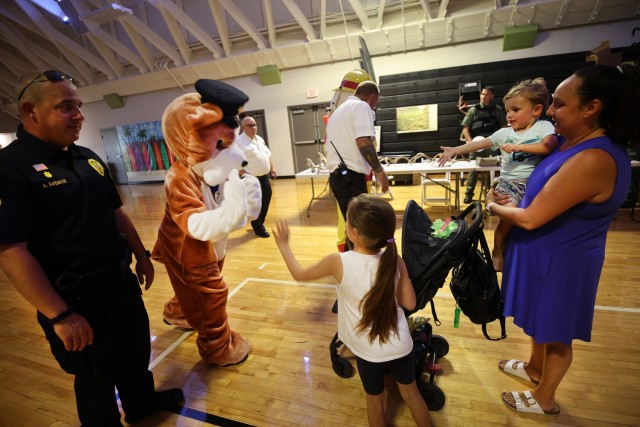 Indoor 2022 National Night Out connects with Fort Knox community