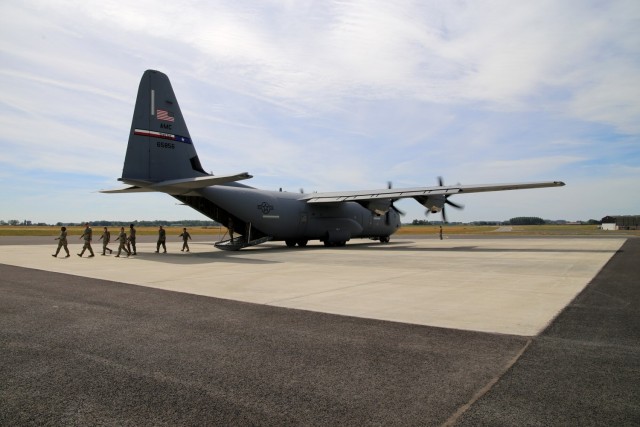 Vol d'orientation conjoint USAG Benelux C-130