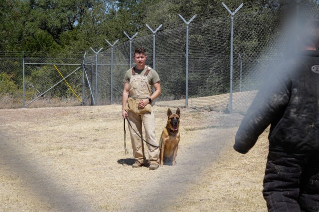 West Point Cadets visit Army working dog handlers