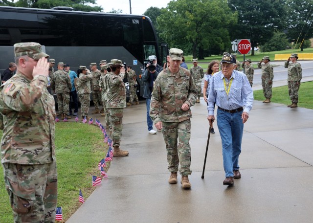 Five 83rd ID WWII veterans visit Fort Knox for tour, dedication ceremony