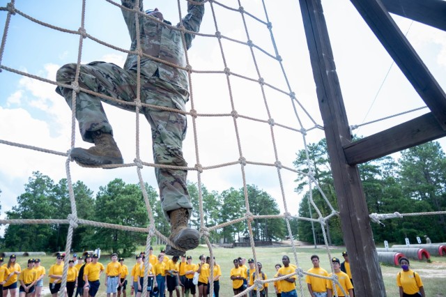 Aiken students get glimpse into becoming a Soldier