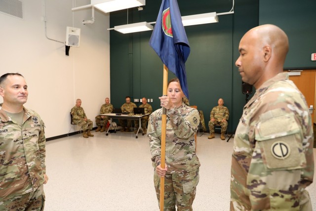 Chicago-based Army Reserve Command welcomes a new commander