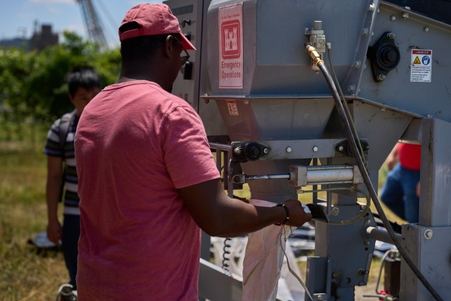 Louisville District Emergency Management conducts flood fight training