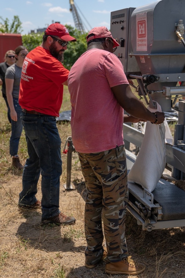 Louisville District Emergency Management conducts flood fight training