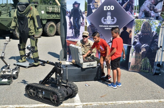 Public flocks to Fort Lee for inaugural ‘Meet Your Army’ event