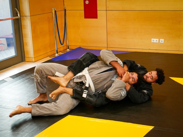 Clay Brazilian Jiu-jitsu Club: &#39;Rolling for Resiliency&#39;