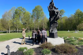 Operation Mountain Mentor forges bond between Pennsylvania high school students and 10th Mountain Division