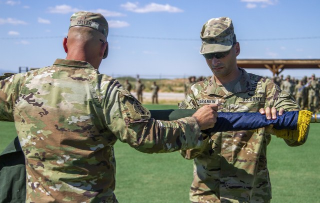 U.S. Army Lt. Col. Shawn Tabankin, the 1st Battalion, 69th Infantry Regiment commander, and Command Sgt. Maj. Jason Zeller, the 1st Battalion, 69th Infantry Regiment senior enlisted advisor, case the battalion’s colors during a ceremony at Fort Bliss Texas, Sept. 6, 2022. The colors will be unfurled in Africa when the unit assumes responsibility for a security mission as part of Combined Joint Task Force-Horn of Africa.
(U.S. Army photo by Staff Sgt. Alexander Rector)